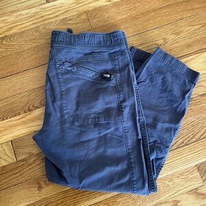 NORTH FACE Organic Cotton Basin Capri Cropped Hiking Pant Womens Medium Grey